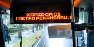 Mencoba Transportasi Busway Pekanbaru - Suasana Di Dalam busway Trans Pekanbaru