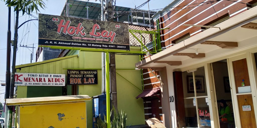 nyobain kuliner legendaris Malang - Kedai Hoklay