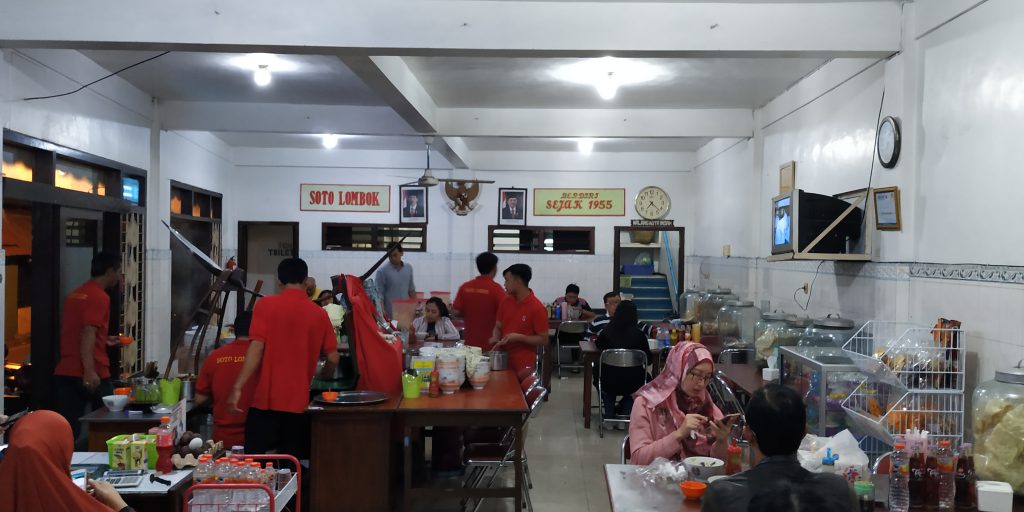 nyobain kuliner legendaris Malang - Warung Soto Lombok