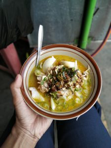 Kuliner 1 Hari Bandung - Lontong Kari Gegerkalong