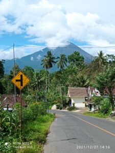 Wisata Malang Bagian Selatan - Jalan Raya Malang-Lumajang